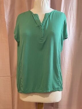 Nine West Emerald Short-Sleeve V-Neck Blouse